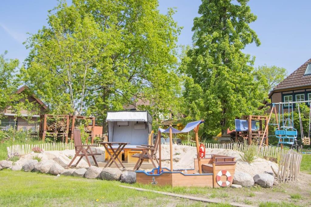 Ferienwohnungen Fehmarn Mit Parkplatz In Petersdorf Esterno foto