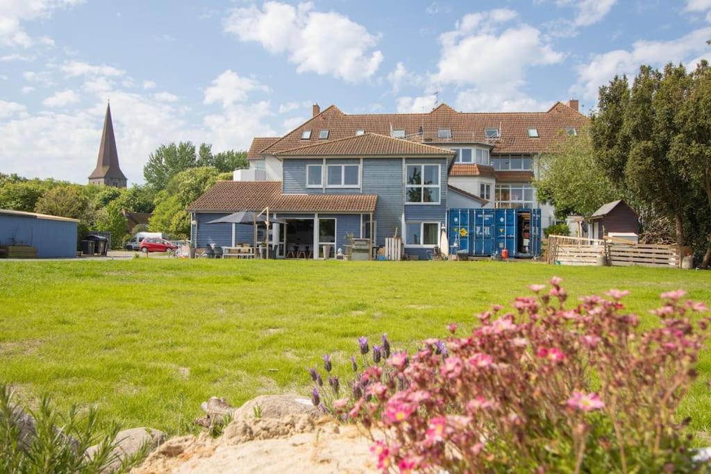 Ferienwohnungen Fehmarn Mit Parkplatz In Petersdorf Esterno foto