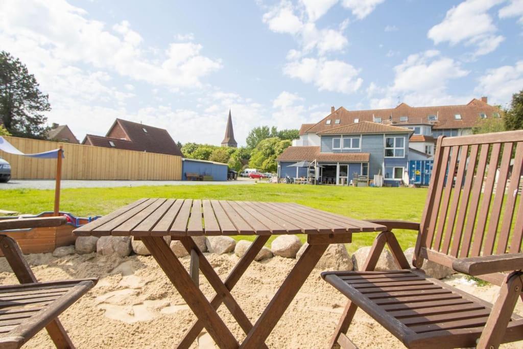 Ferienwohnungen Fehmarn Mit Parkplatz In Petersdorf Esterno foto